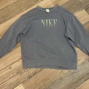 cute oversized Nike sweatshirt (M)